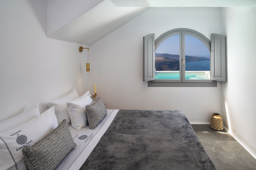 Eteoro Suites 7/50