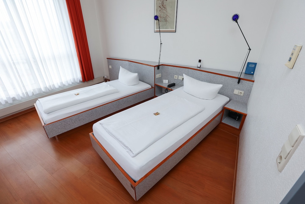 غرفة سوبيريور بسريرين منفصلين، Hotel Blaubeurer Tor 5/7