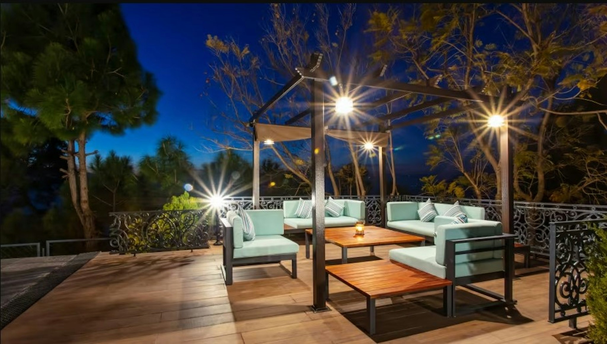 SURYA VILAS LUXURY SPA & RESORT 22/25