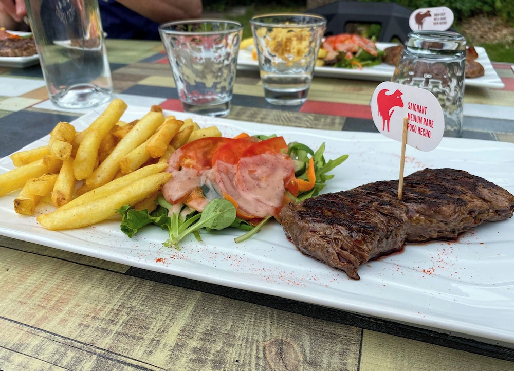 HOTEL LA BELLE POULE 20/44