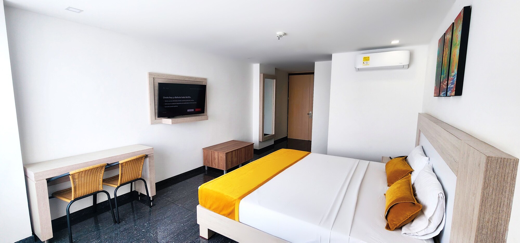 STANDARD, KING BED