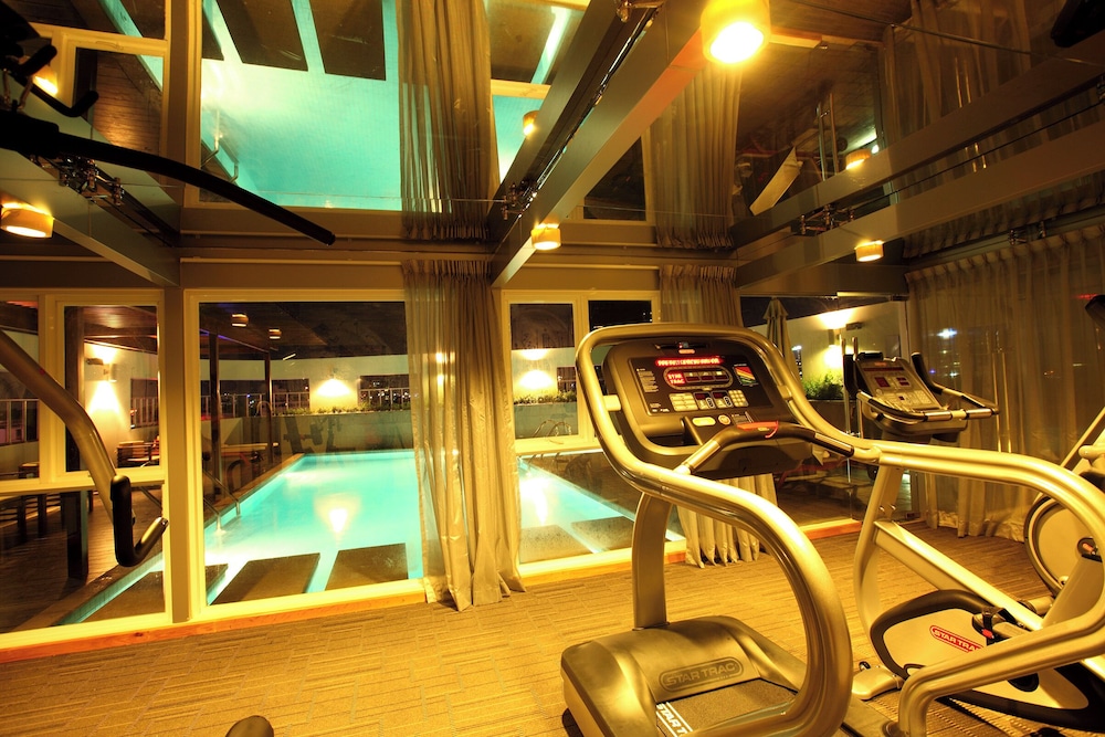 swimming pool spa