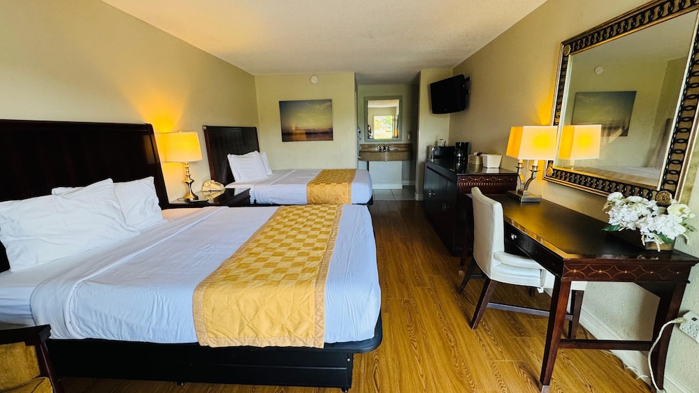 DELUXE, DOUBLE BED