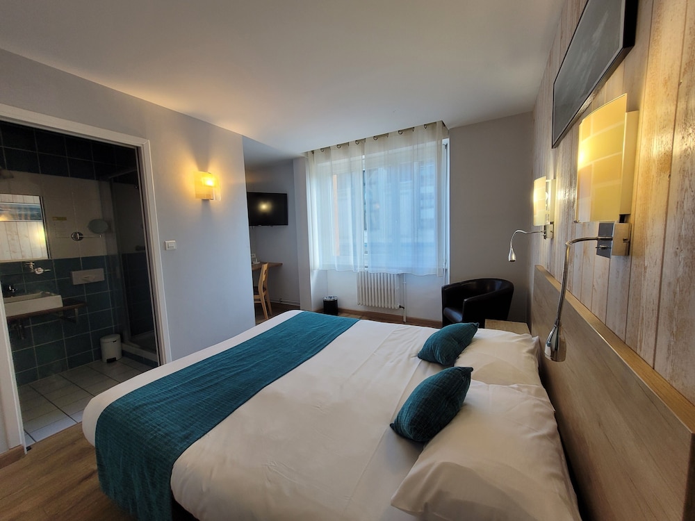 Hotel Des Halles 8/66