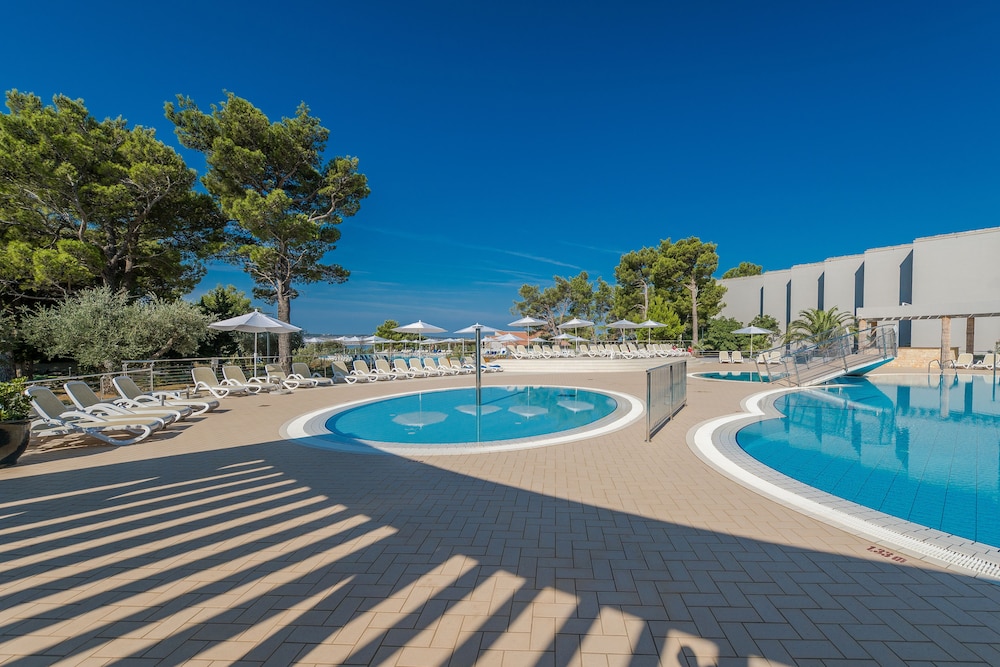 Bluesun Hotel Alan 65/67