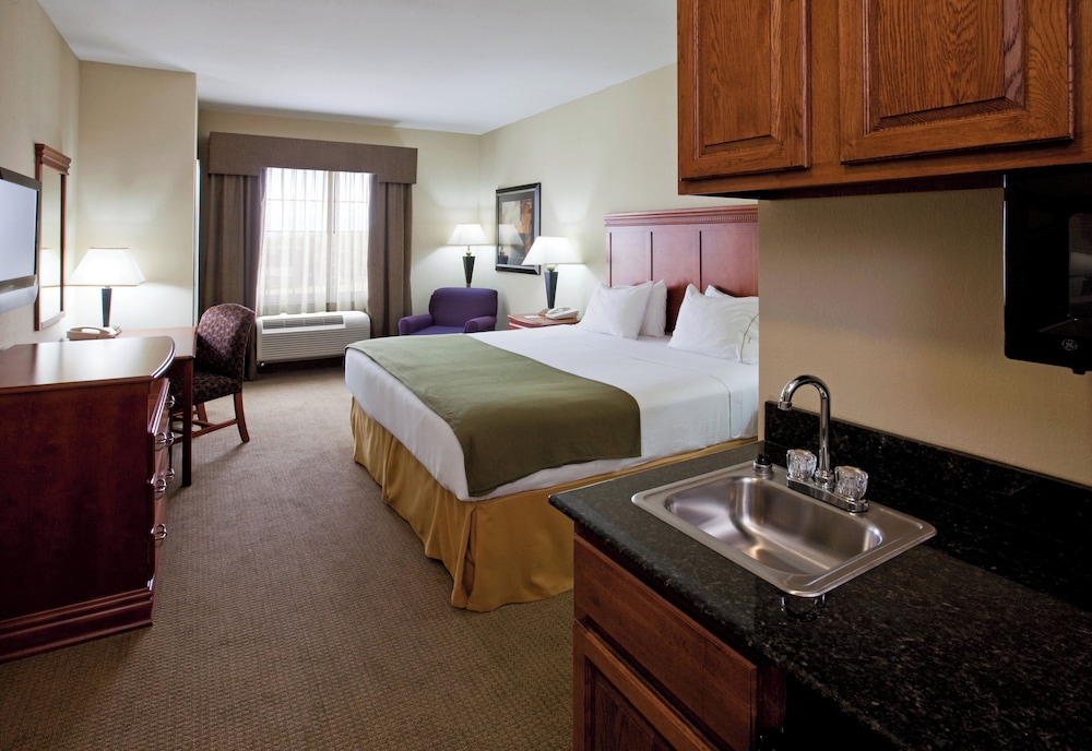Holiday Inn Express Hotel and Suites Ada 57/57
