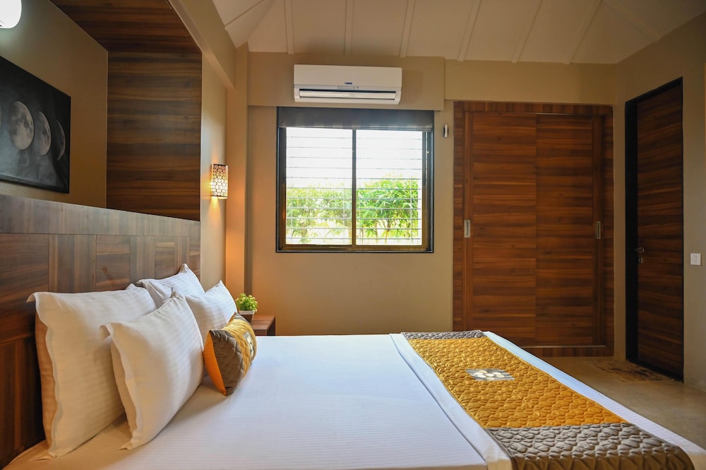 Mastiff Select Riveria Resort, Igatpuri Road, Nashik 13/61