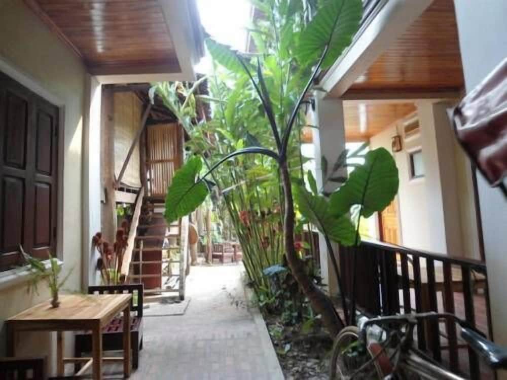 Lao Lu Lodge 5/91