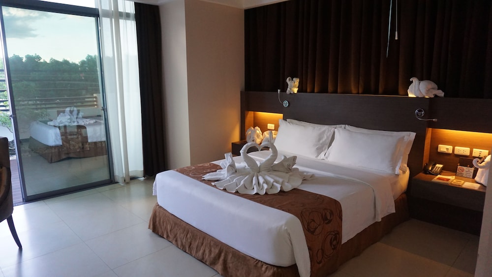 Kew Hotel 13/65