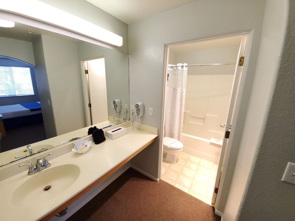 Pacific Plaza Resort 22/70
