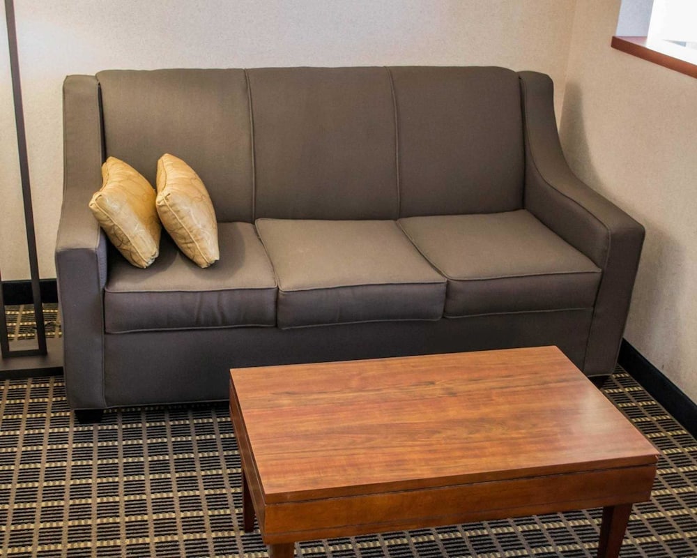 Comfort Suites Southwest 37/45