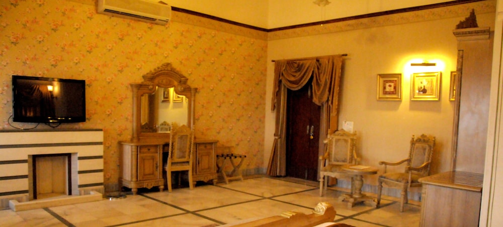 Merwara Estate 17/28