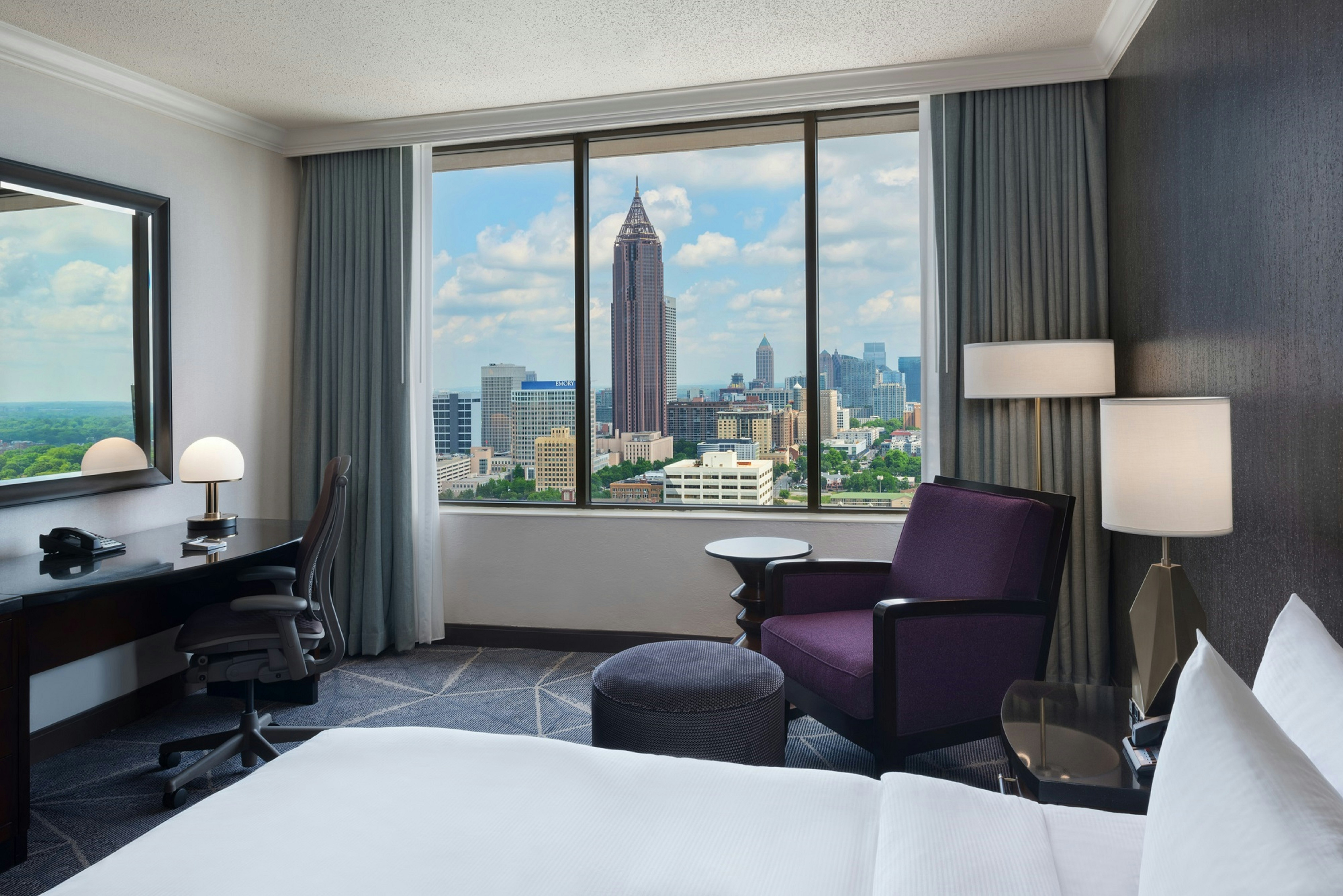 ROOM, KING BED