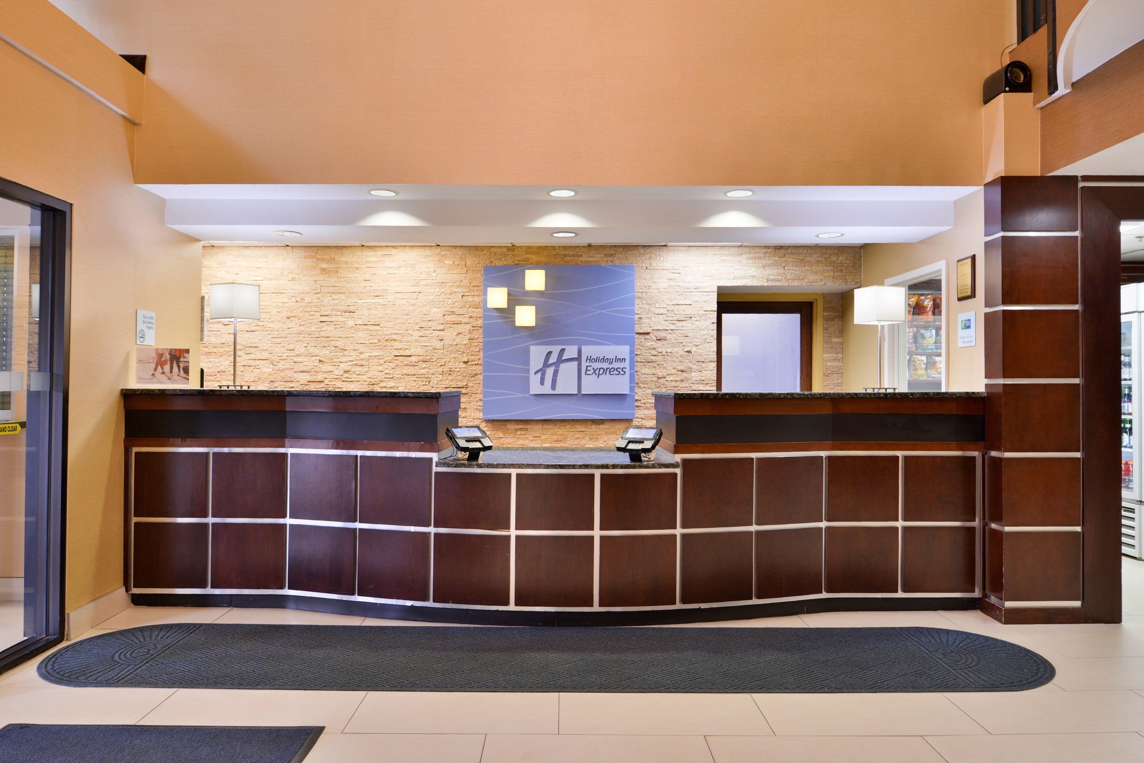 Holiday Inn Express Hotel Suites West Chester 8/76