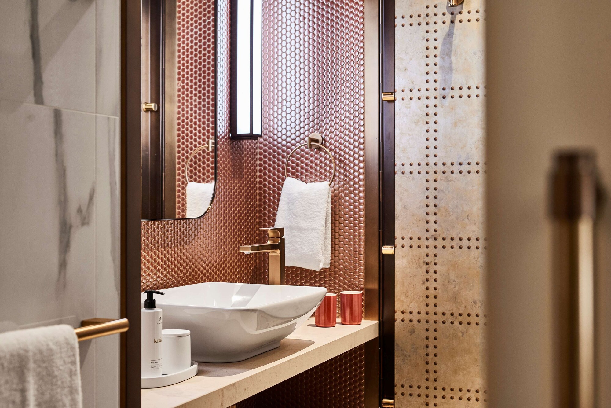 غرفة ديلوكس بسرير كينج، Andaz Prague 5/6