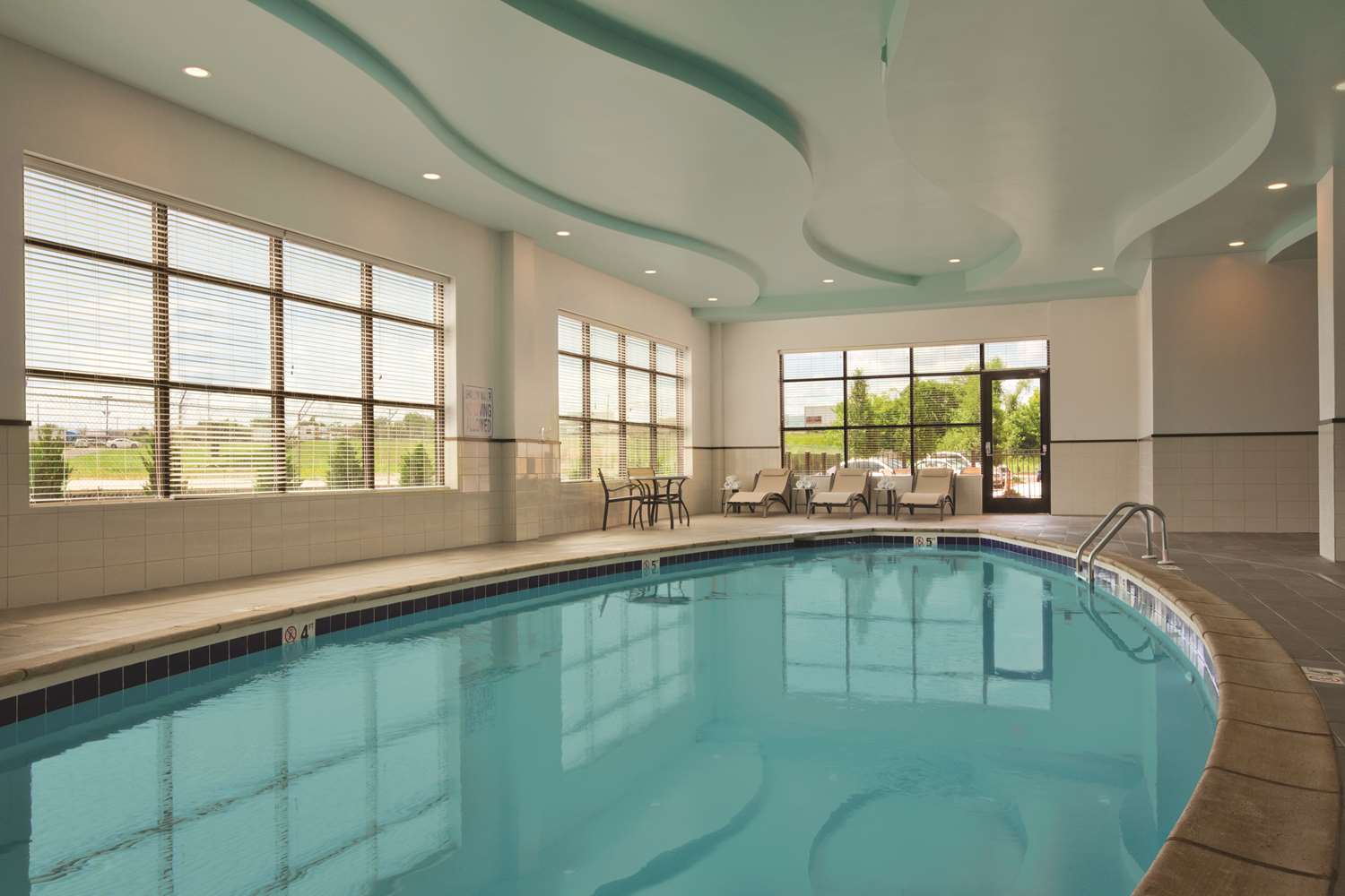 swimming pool spa