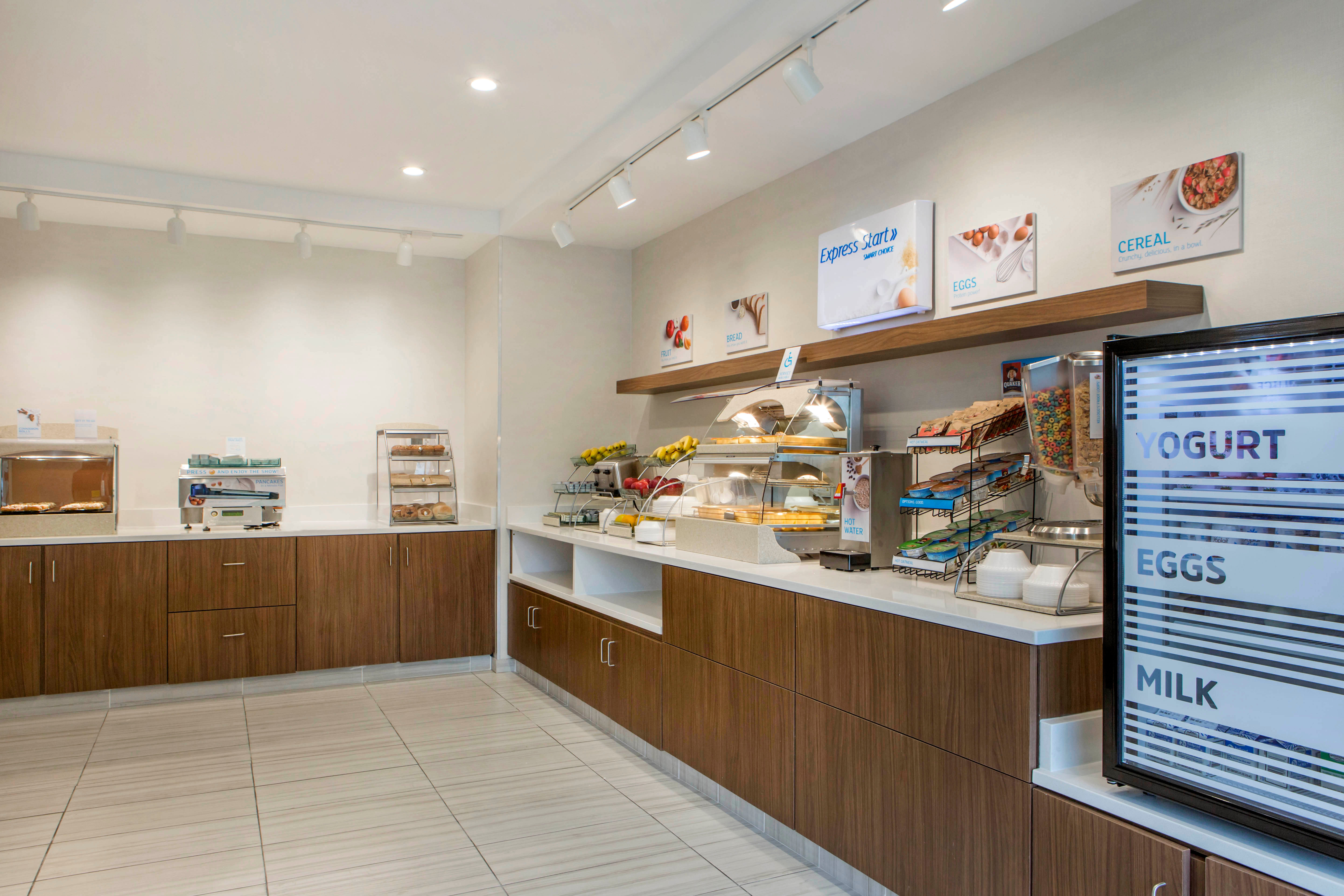 Holiday Inn Express and Suites Chicago West St Charles an IHG Hotel 53/72