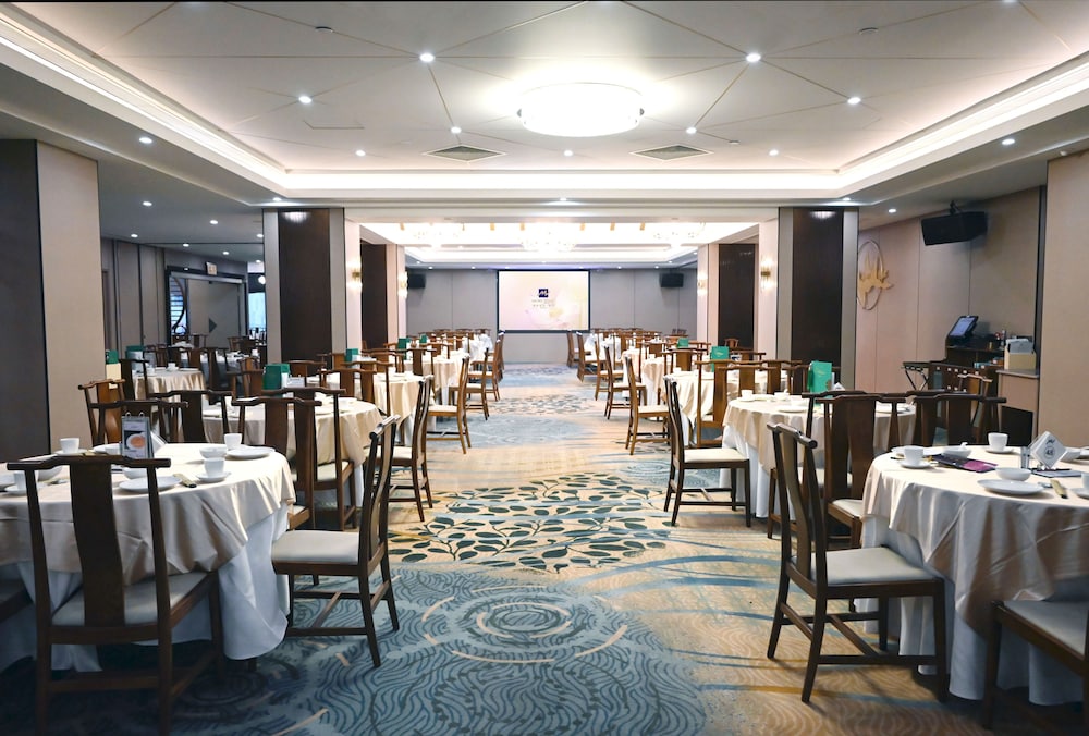 Metropark Hotel Macau 55/60