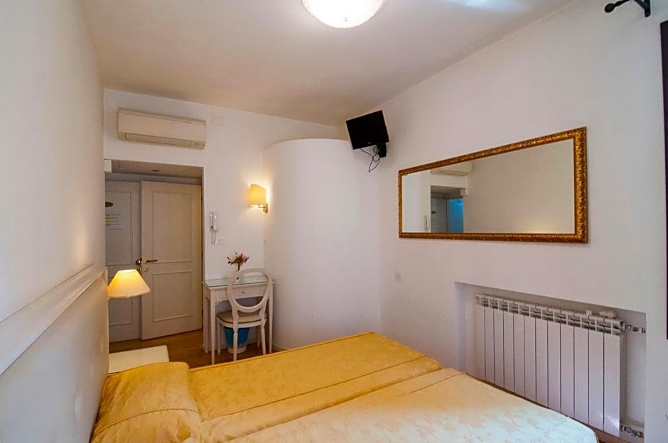 Hotel Ai Tolentini 18/55