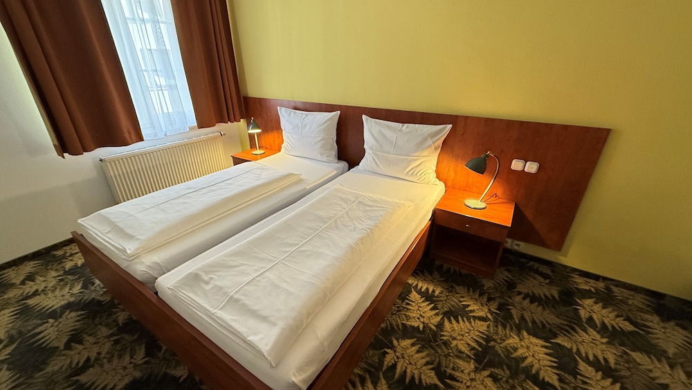 STANDARD, DOUBLE BED