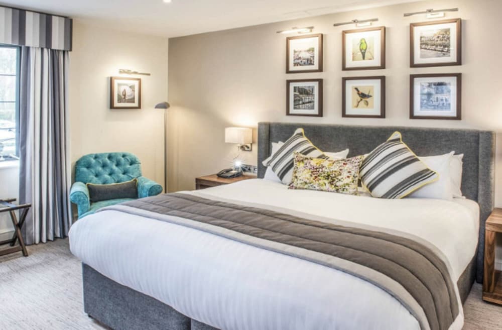 PREMIUM, KING BED, BATHTUB