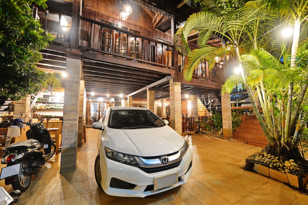 Huan Kawin Hostel Photography Gallery 6/50