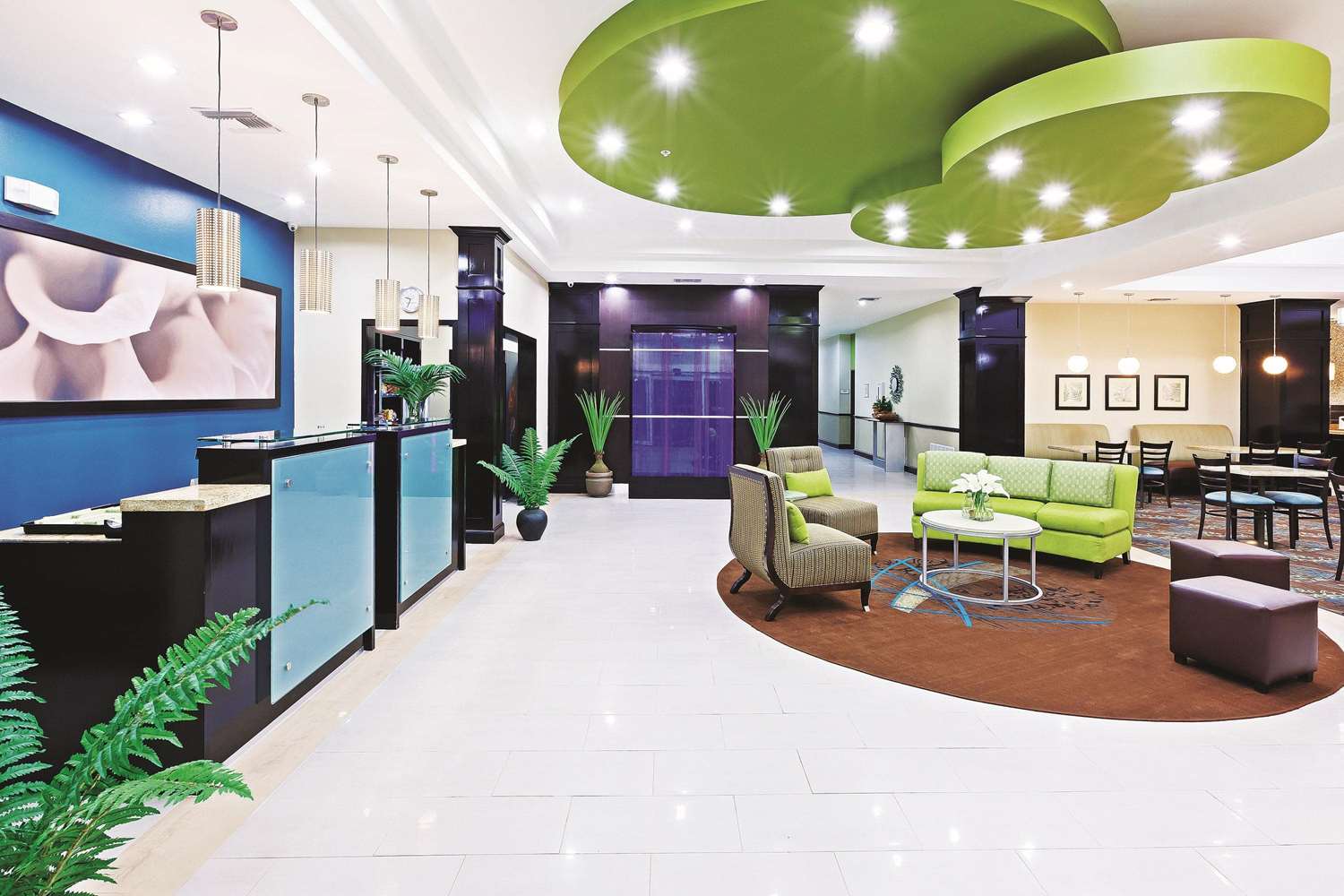 La Quinta Inn & Suites by Wyndham Marshall 4/27