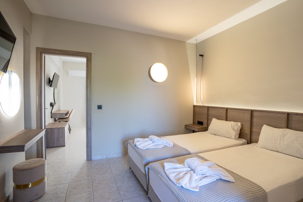 Hera Zakynthos Hotel 12/50