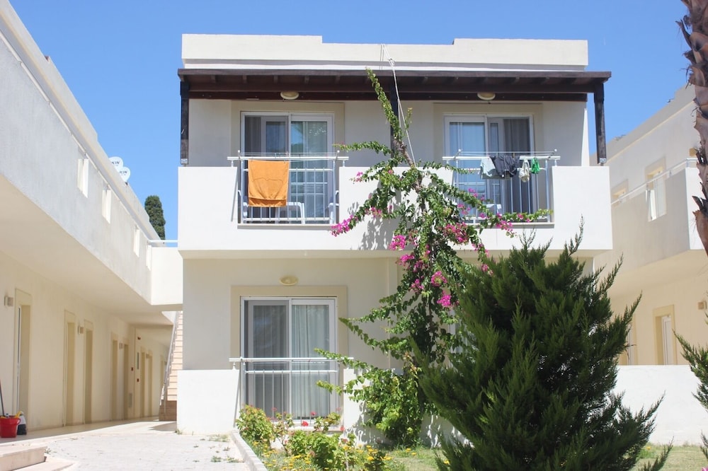Viras Hotel 3/45