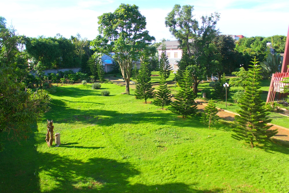Trung Nguyen Coffee Resort 30/46