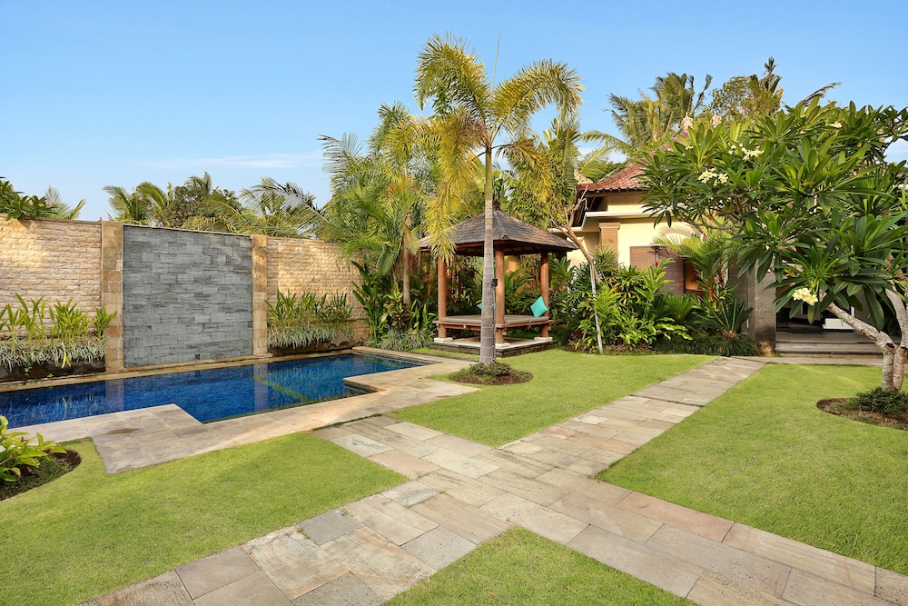 Askara Villa 18/26