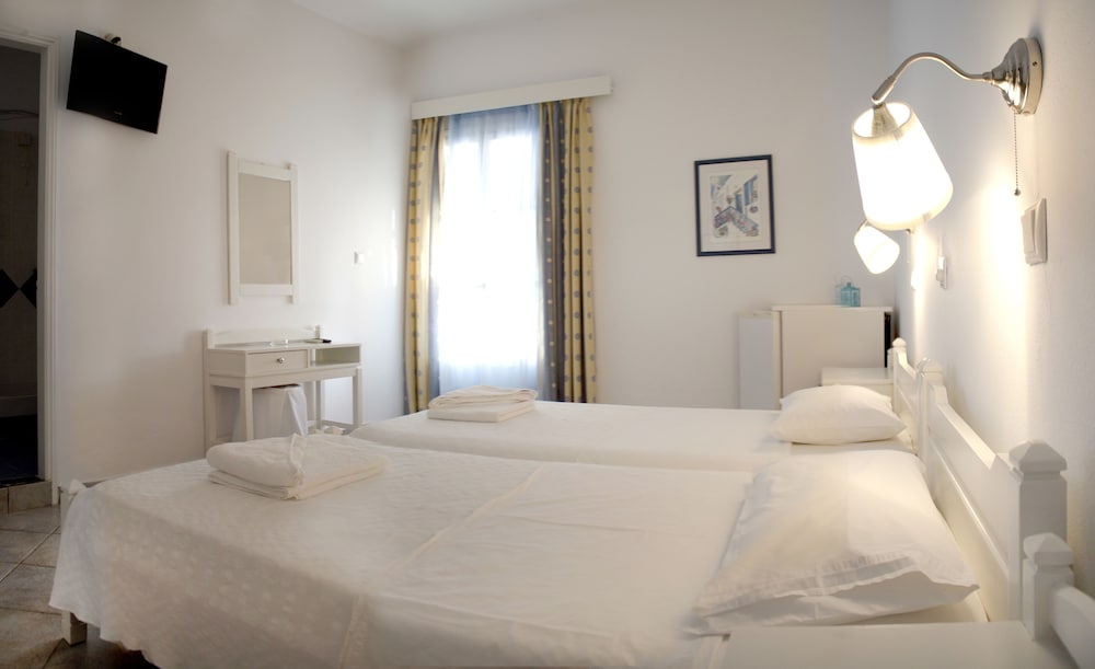Nissiotiko Hotel 10/62