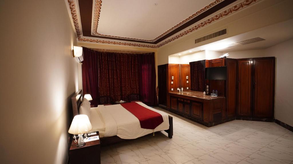 The Legend Palace Islamabad 25/50
