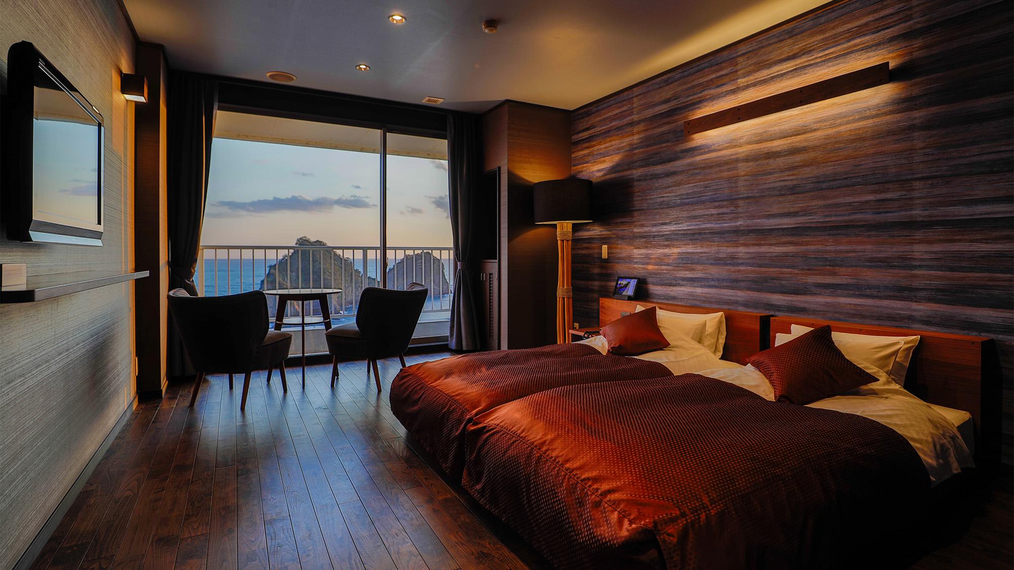 Ocean, Superior, Twin Beds, by the Sea
