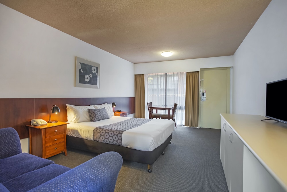 Central Court Motel 8/35