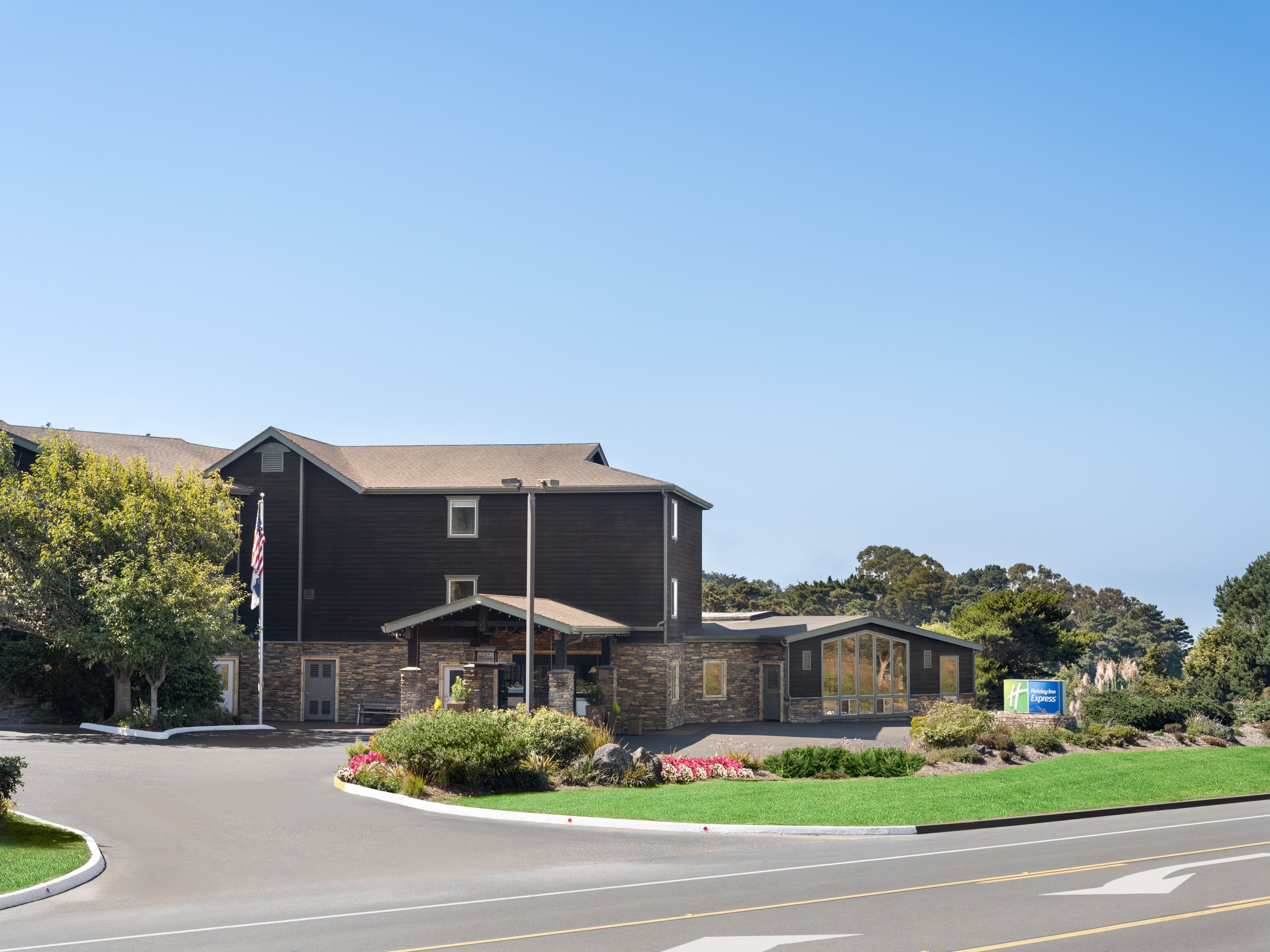 Holiday Inn Express Fort Bragg 9/31