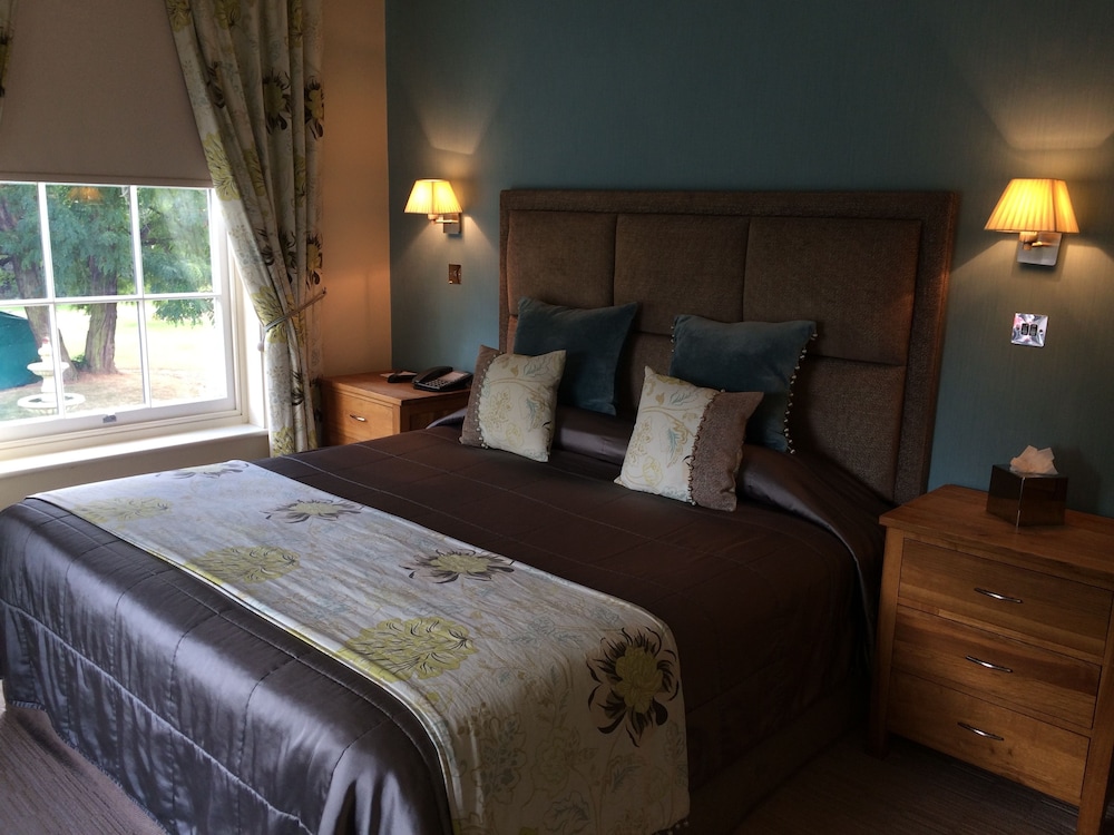 Orsett Hall Hotel 8/46