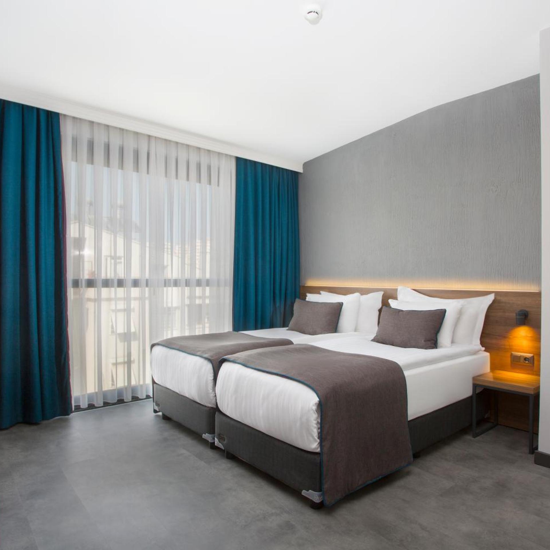 Standard, Twin Beds