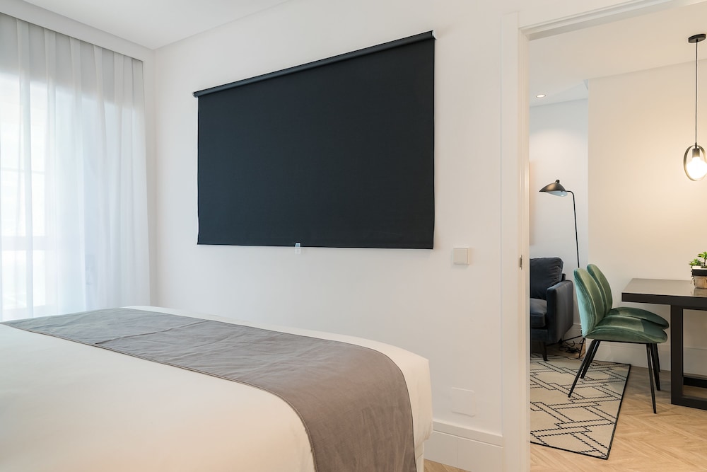 Feelathome Waldorf Suites Apartments 33/40