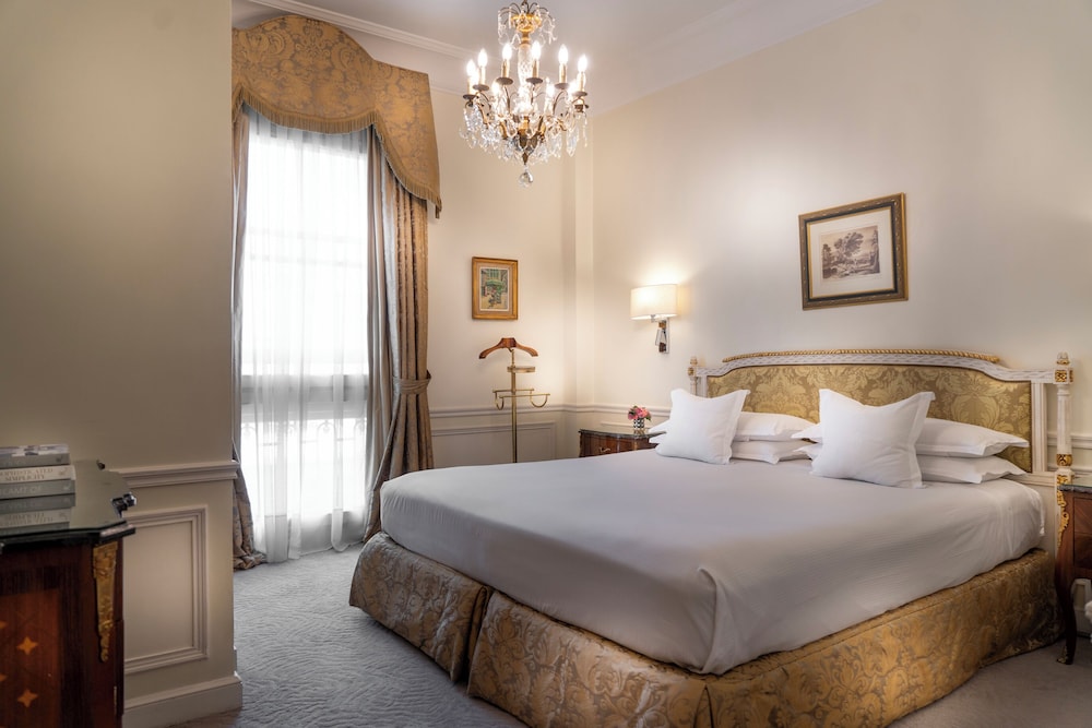 Governor, Suite