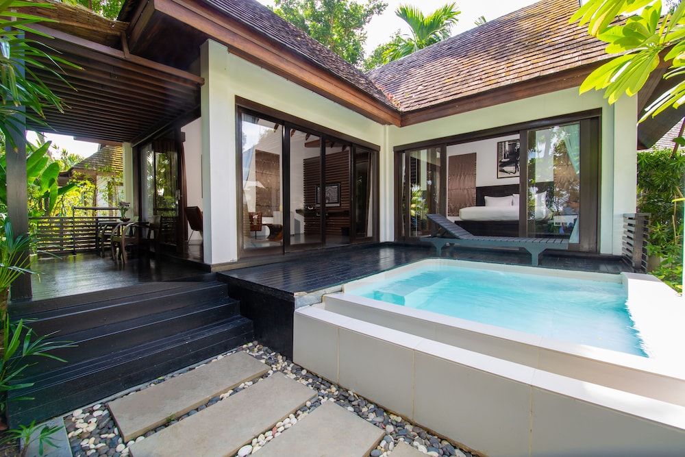 Zara Resort (ex The Privilege Hotel Ezra Royal Beach) 9/80