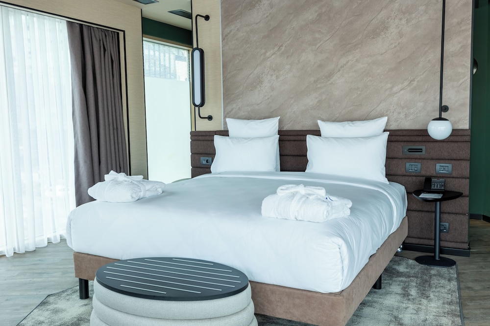 EXECUTIVE, SUITE, DOUBLE BED