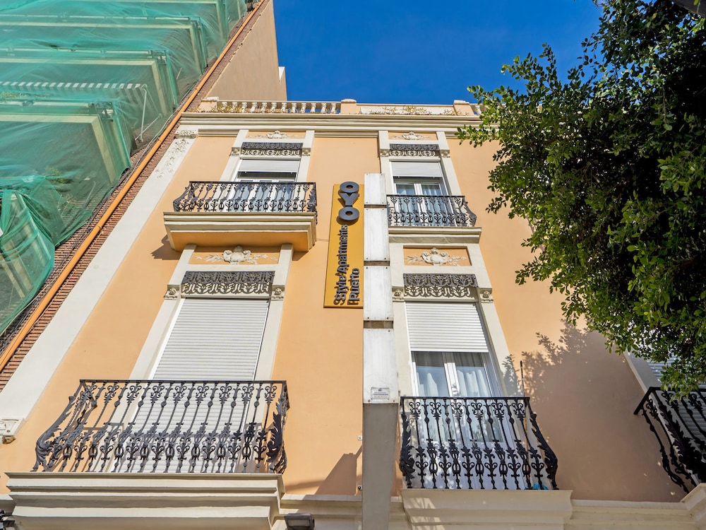 Luxury Apartments Puerto Valencia 1/50