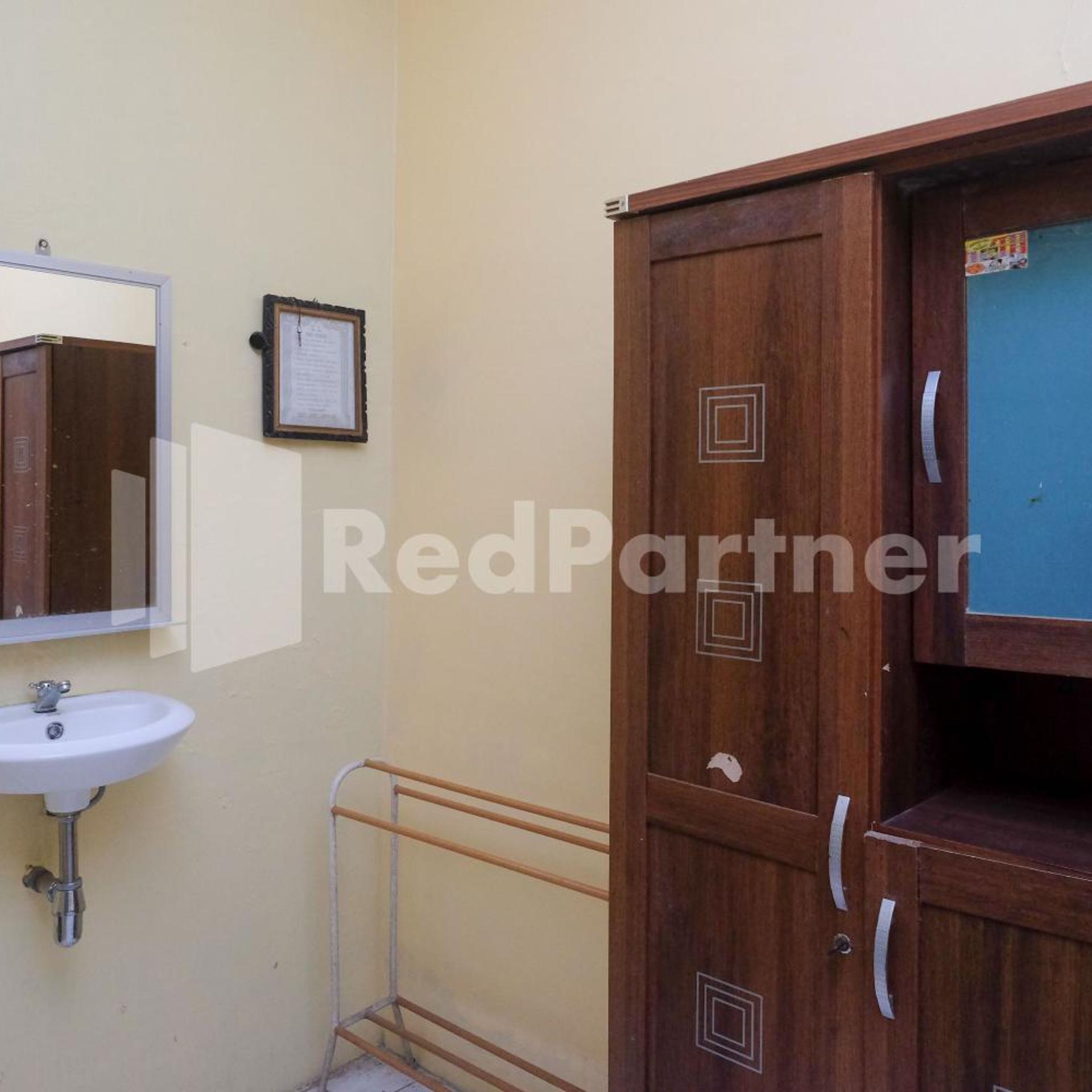 OYO 3206 Hotel Sido Langgeng 50/50