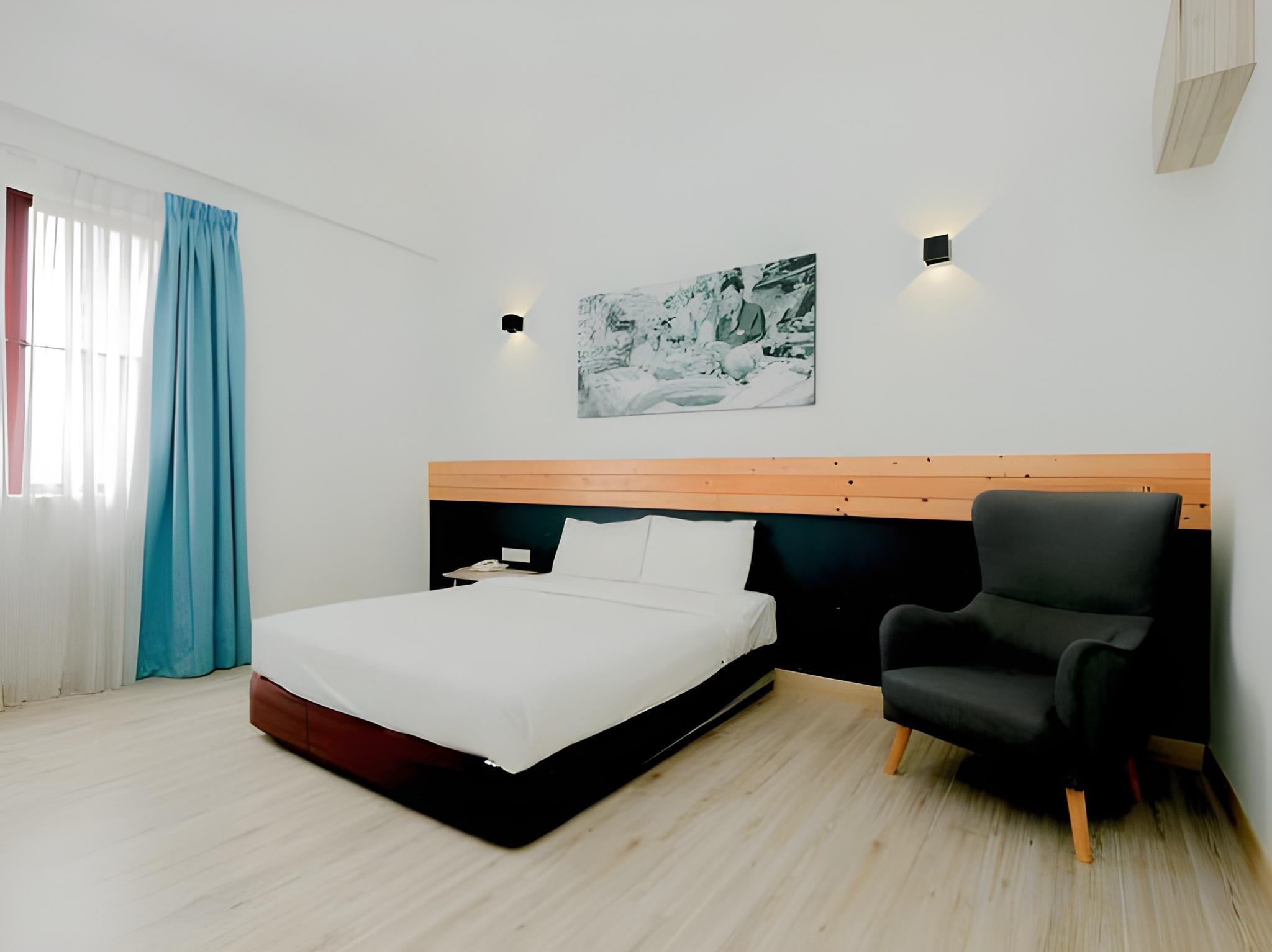 SUPERIOR ROOM