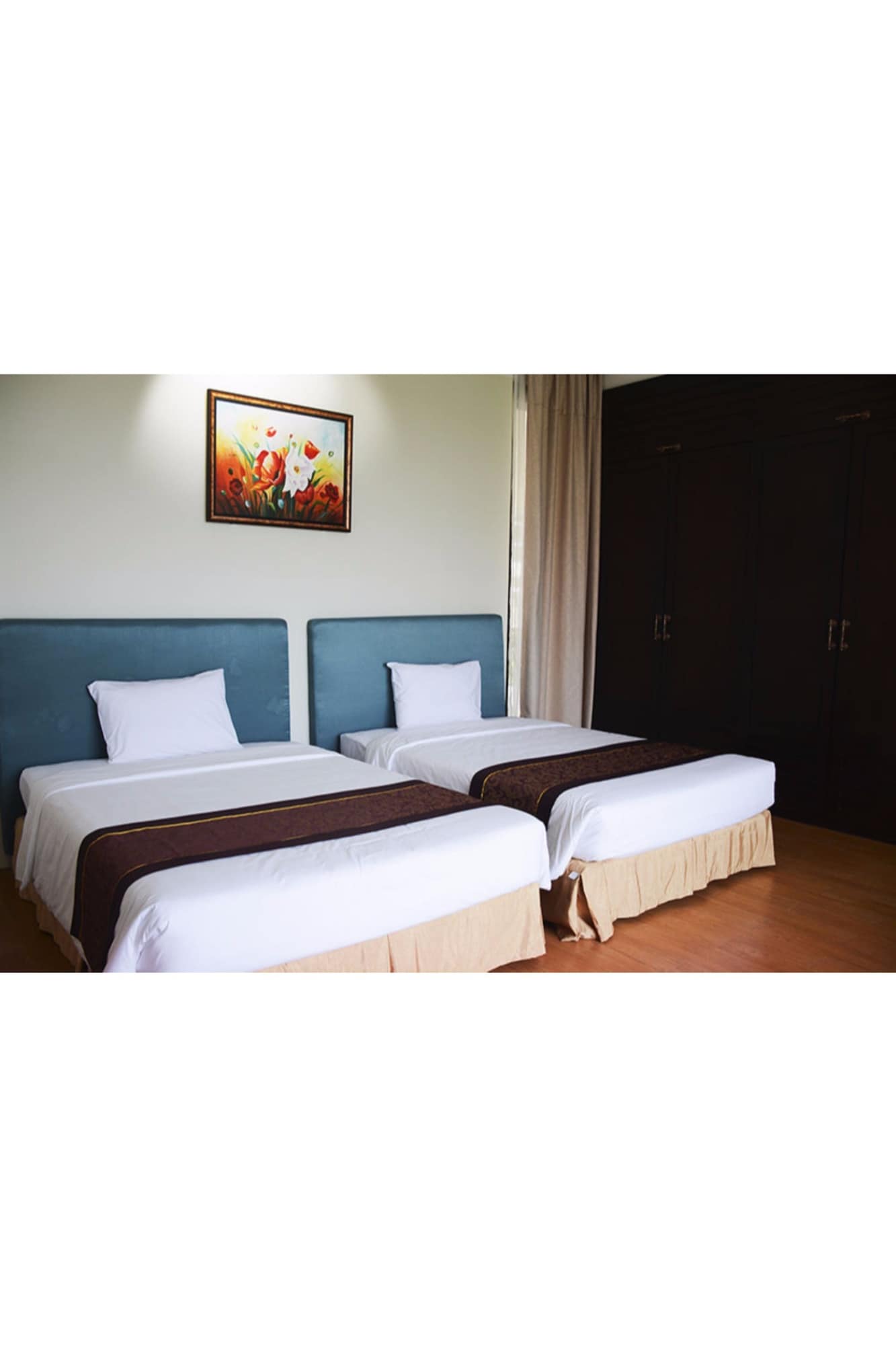 LUXURY, TWIN BEDS, MOUNTAIN VIEW