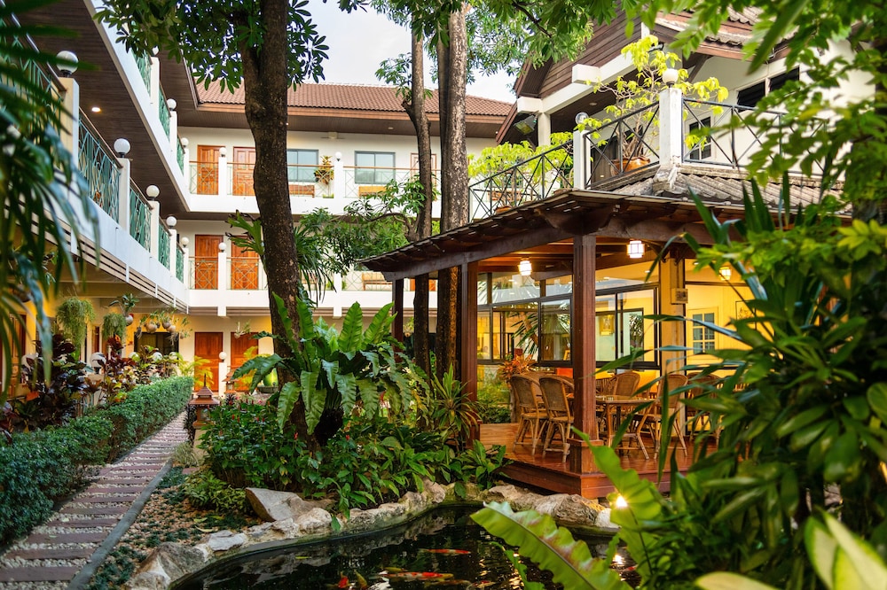 Charlie House Pinklao 2/66