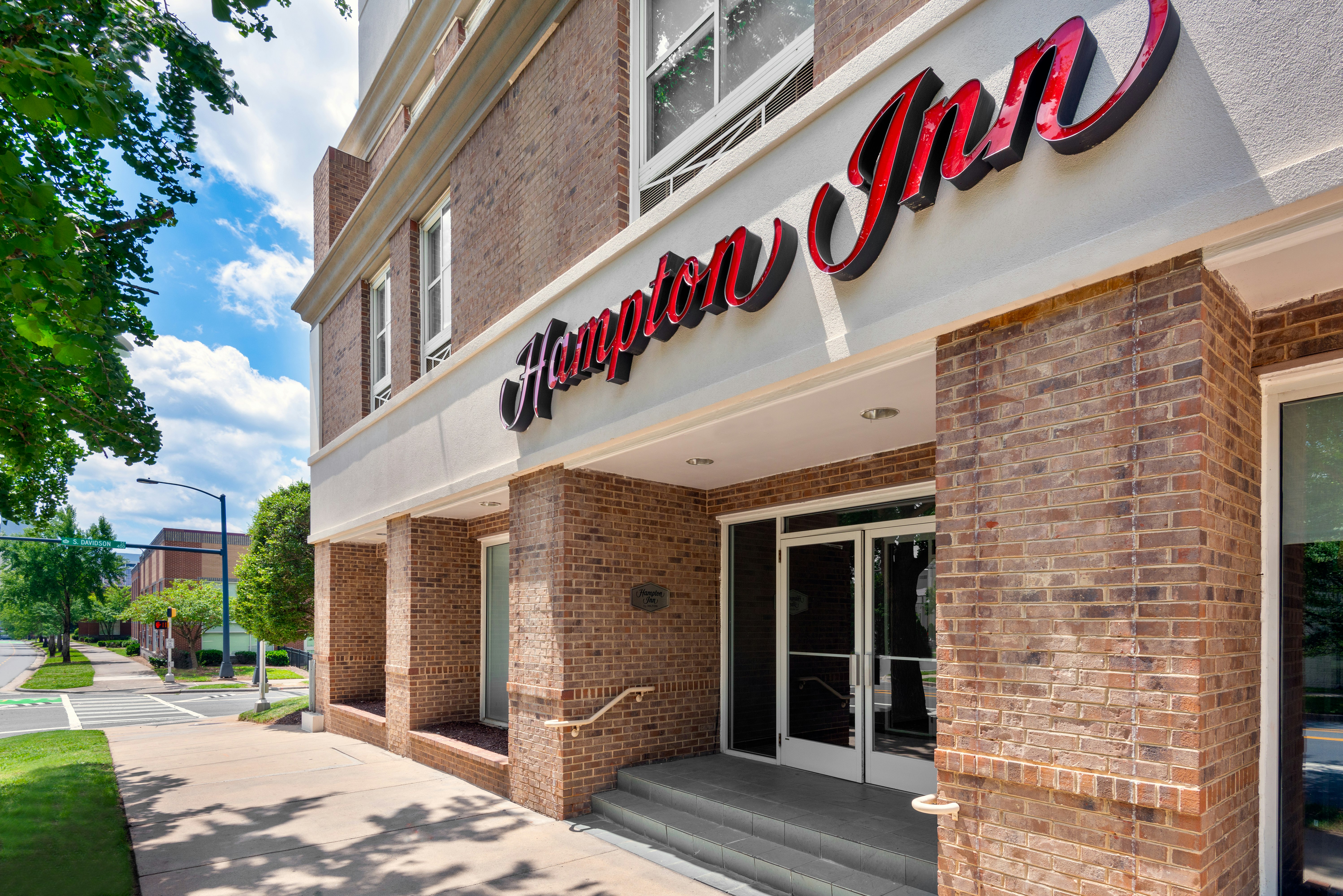 Hampton Inn Charlotte Uptown 22/22