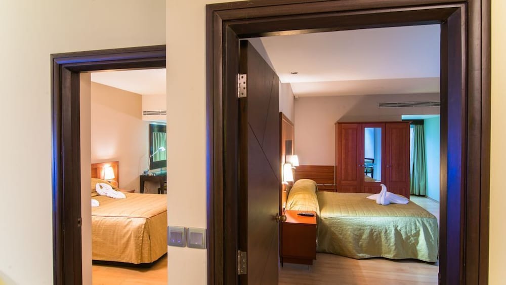Halcyon Hotel Residences 22/55