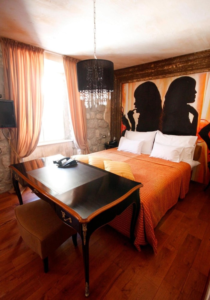 Boutique Hotel Astoria 62/66